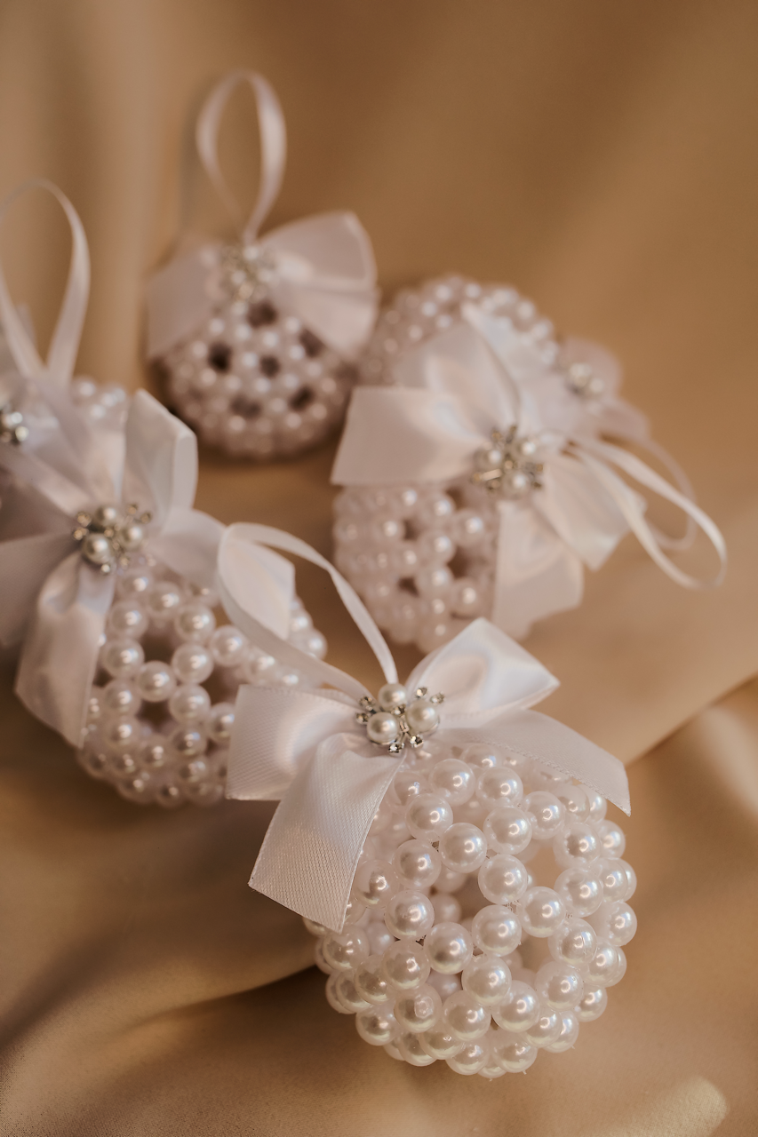 nan – handcrafted pearl ornament with silver details, gift‑ready by Rivolini.