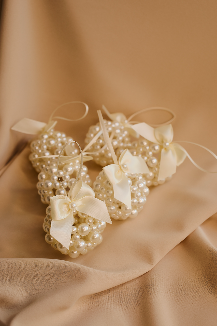 nan – handcrafted pearl ornament with silver details, gift‑ready by Rivolini.